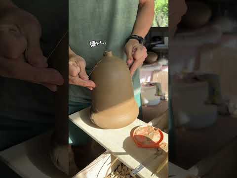 割ってのぞいて反省会。オランダ人弟子の修行生活。展示会まであと少し！#銀河釉 #pottery #陶芸 #ceramic
