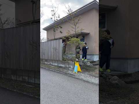 ベガハウスのアフター体制はスタッフ全員で行います。お引き渡し後、9ヶ月毎にベガハウススタッフと提携業者様でご自宅にお伺いし、普段の生活で気になる所や良かった点など様々なお話を聞かせていただきます。