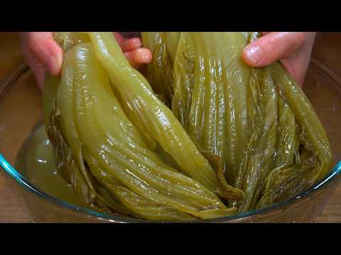 这是奶奶吃了一辈子的老式酸菜做法，不加盐，没有任何的添加剂，金黄透亮，干净卫生，健康又好吃#like #美食 #food #cooking