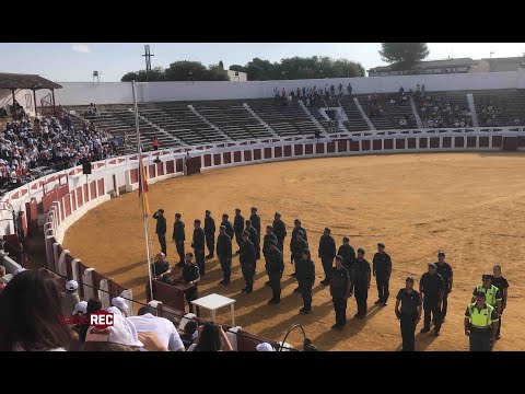 La Guardia Civil realiza una demostración de sus diferentes especialidades en la Plaza de Toros.