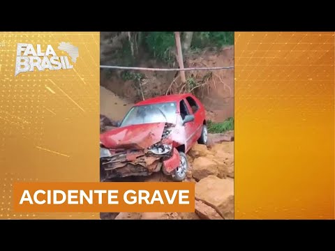 Carros caem em cratera e três pessoas morrem em rodovia de Minas Gerais