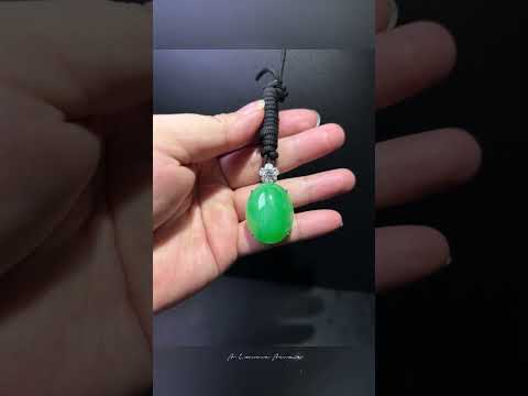 私藏翡翠美货上新!手镯冰润起胶,挂件莹润通透。宠粉福利限时开启,以诚意价分享给懂翠的你,手慢无,速来pick专属你的温润质感~