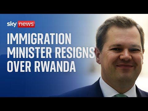Immigration minister Robert Jenrick resigns from government