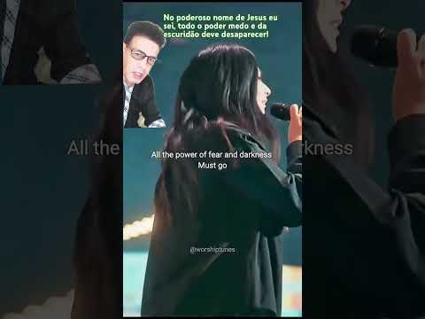 Lindo louvor,no poderoso nome de Jesus o medo e a escuridão vai desaparecer!#louvor