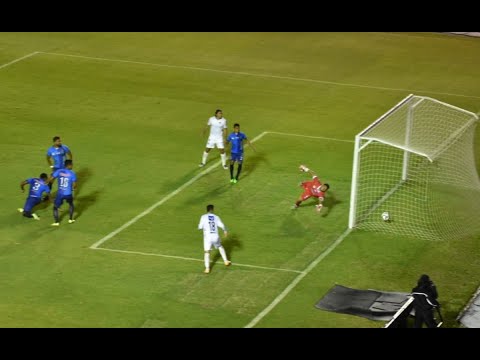 Gol de Nicolás Royón para Comunicaciones en el minuto 49 del partido