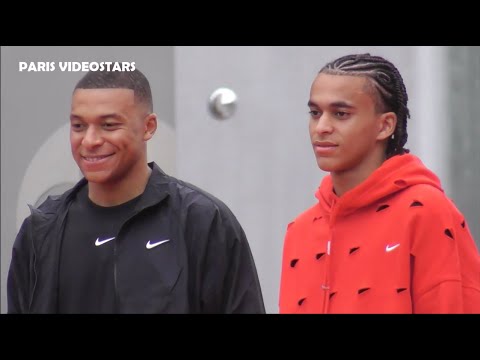 Kylian Mbappé & Ethan Mbappé @ Paris 5 mai 2024 Nike IBKM event aux Champs-Elysées