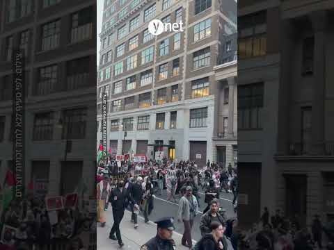 "*, *, *": פרו-פלסטינים לראשונה נגד ממדאני - בעצרת לציון 7 באוקטובר