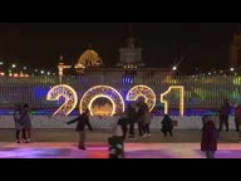 Famous Russian ice rink opens in Moscow despite pandemic