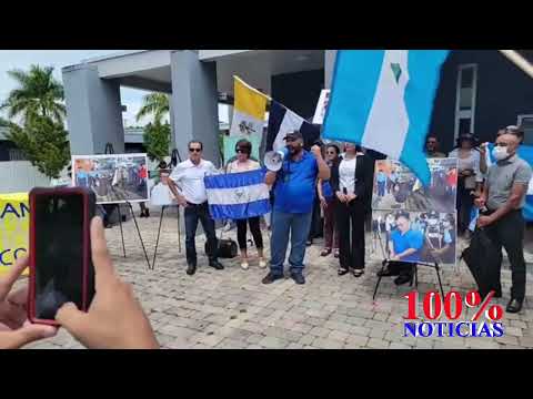 Nicaragüenses en Miami se manifiestan en iglesia Santa Agatha contra persecución a iglesia y Álvarez