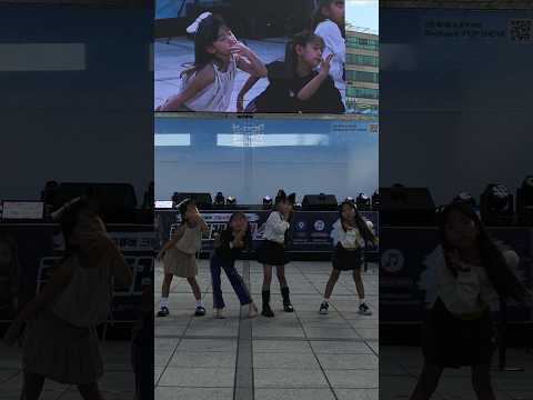 휘파람을 불어요 #<strong>현대백화점신촌점</strong> #크림서현 #크림서현의랜덤댄스 #준스이 #킹받아 #핫이슈떡볶이 #라이키스튜디오 #비전기획 #제이키즈 #부천시 #랜덤댄스 #랜플