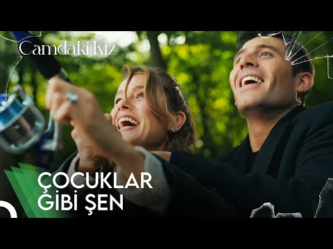 Birlikte Gülmekti Aşk | Camdaki Kız