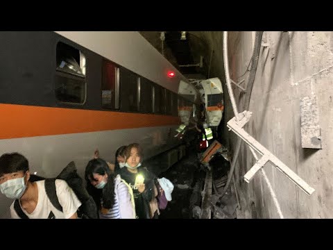 Tayvan’da tren raydan çıktı: 36 ölü, 60 yaralı