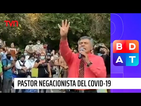 Pastor negacionista del COVID-19 hace cultos masivos en plena Plaza de Armas de Santiago | BDAT