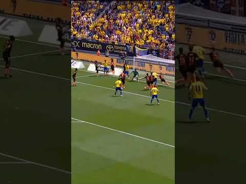 Volver de la lesión y hacer un gol ¡Qué reaparición de Gonzalo Escalante en el Cádiz!