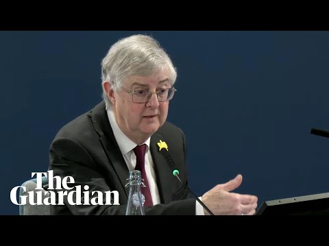 Boris Johnson 'largely absent' early in Covid crisis, says Welsh first minister