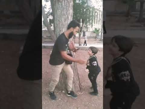 فتاحو حاول يخوف البابا 🤭 شو صار فيه ياحرام 😰