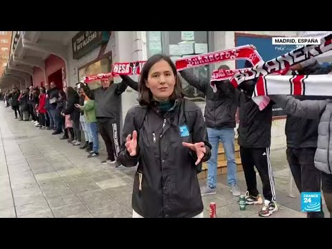 Informe desde Madrid: cadena humana rodea el Estadio de Vallecas en rechazo a su reubicación