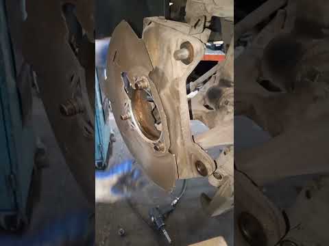 GMC tahoe <strong>Front</strong> wheel bearing noise Install new bearing #automobile