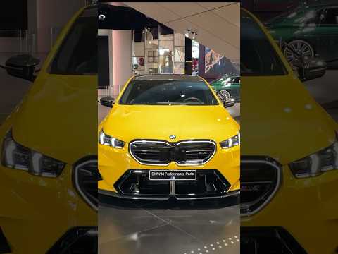 Yellow Taxi BMW M5?