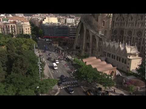 Barcelonas Sagrada Familia receives a visit from Jorge Lorenzo