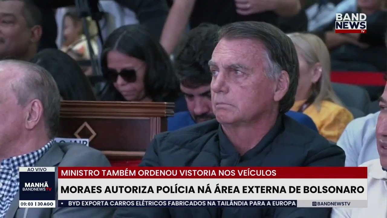 Moraes autoriza polícia na área externa da casa de Bolsonaro