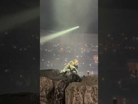 Kanye West performing Runaway on stage with Travis Scott 🤯