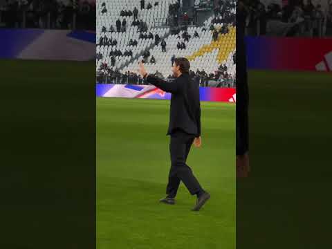 When you see your idols… 😍🥰 | #juventuscagliari #seriea #football