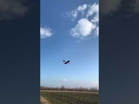 🇺🇦 Посадка великого ударного літака в полі