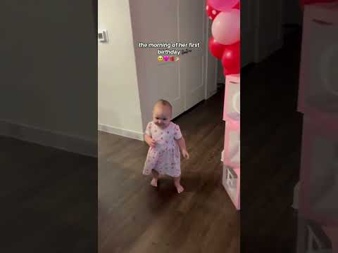 the morning of her first birthday🎉🥹 #shorts #birthday #firstbirthday #mom #momlife #memories #baby