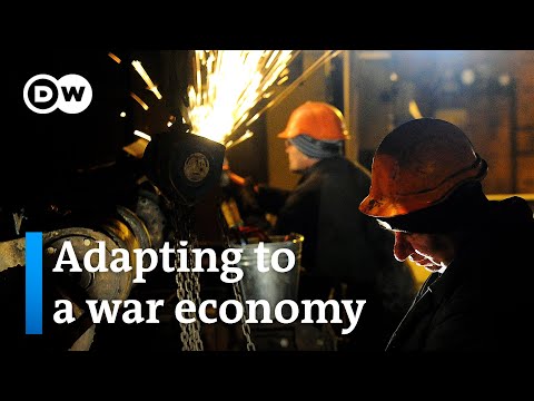 Ukraine seeks return of workers to boost economy | DW Business