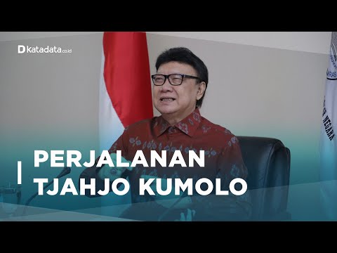 Perjalanan Karir Politik Tjahjo Kumolo dari Orde Baru Hingga Jokowi | Katadata Indonesia
