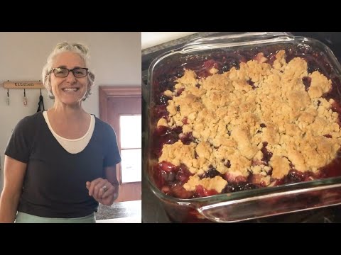 Sarah Makes a Rhubarb-Berry Crisp at Home #StayHome #WithMe