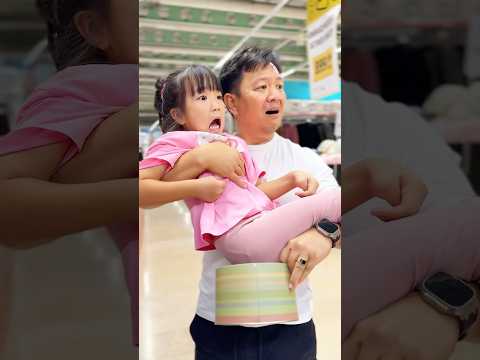 She pooped in the shopping cart ?? LeoNata family #shorts