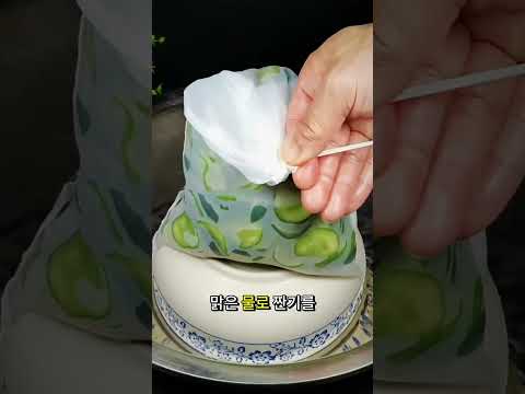 <strong>식당</strong> 주방장이 오이를 눌러서 무치는 이유