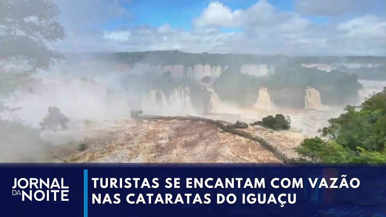 Cataratas do Iguaçu encantam turistas