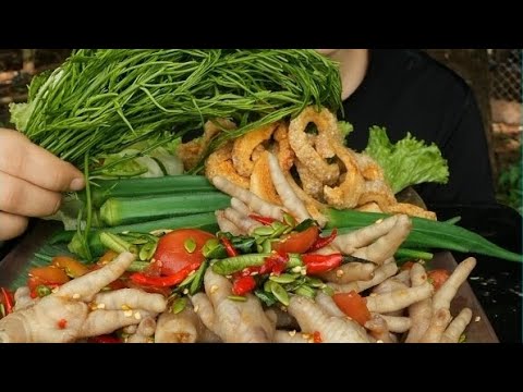 แซ่บจัดจ้านกับตำตีนไก่เด็ดจน