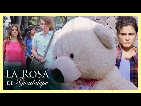 Esmeralda acepta ser novia del odioso de Valentín | La Rosa de Guadalupe 3/4 | El profesor…