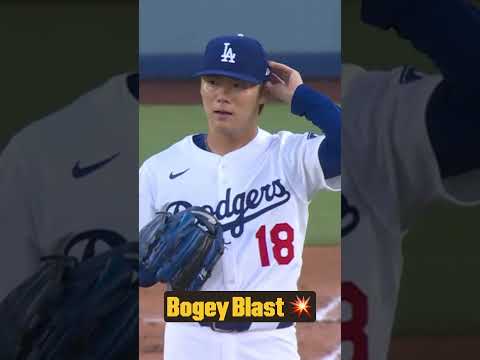 Xander Bogaerts gives the Padres an early lead!