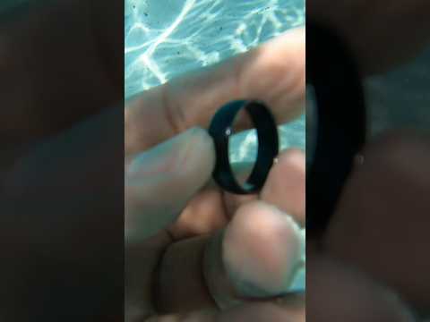 SORTIJA NEGRA BAJO la ARENA el MAR TIENE MUCHOS TESOROS BAJO sus AGUAS  #anillo #joyeria  #short