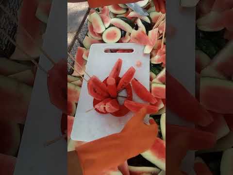 วิธีปอกแตงโมแบบใช้ที่ปอกผลไม้8