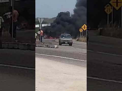 Se incendian camiones, en la Siglo 21