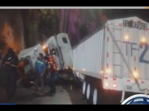 Accidente de tránsito sobre la Cuesta de Villalobos