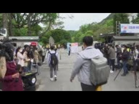South Korean high school seniors return to school