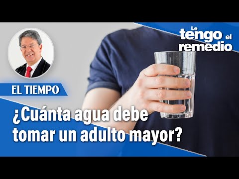 ¿Cuánta agua debe tomar un adulto mayor? | Le tengo el remedio