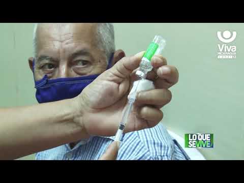 Adultos mayores son inmunizados contra la Covid-19 en Matagalpa
