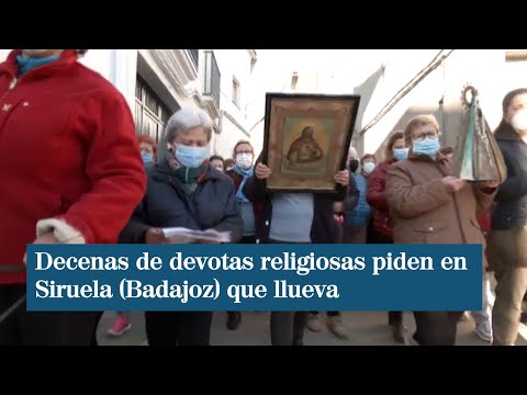 Decenas de devotas religiosas piden en Siruela la intercesión de santos y vírgenes para que llueva