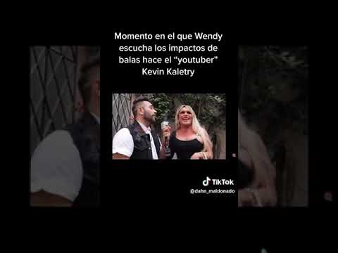 Wendy Guevara en una entrevista mientras se escuchaban los disparos contra Kevin Kaletry