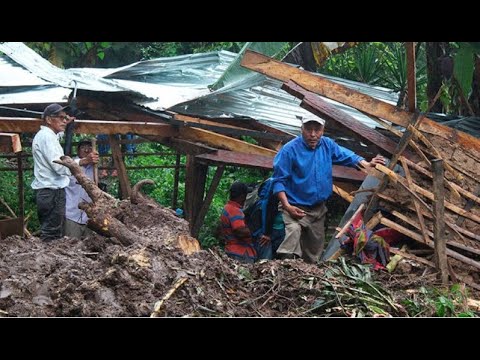 Mueren siete personas tras derrumbe en viviendas de Huizúcar y Panchimalco, La Libertad #elsalvador