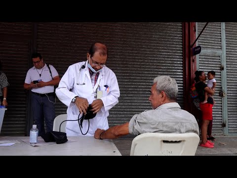Habitantes de la zona de Montoya reciben atención médica cerca de sus hogares