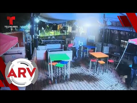 En video: Individuos prenden en fuego un bar en Texas | Al Rojo Vivo | Telemundo